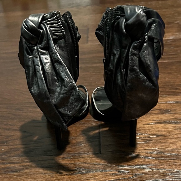 Michael Women Silver Sandals/Heels Size 6.5 - Picture 4 of 5